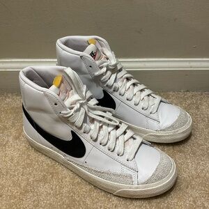Nike Blazer Mid ‘77